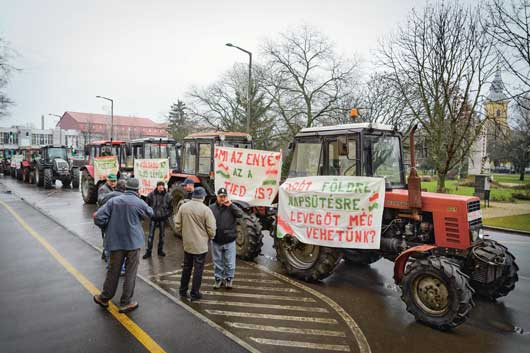 Felkavart por &ndash; A f&ouml;ldad&oacute; j&ouml;vőre ak&aacute;r m&aacute;r milli&oacute;kat &eacute;rinthet