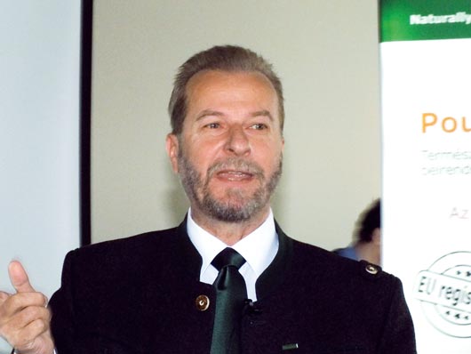 Gerhard Galsterer régióigazgató