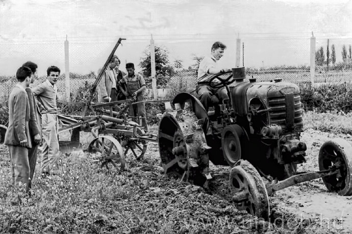 Sz&aacute;nt&aacute;si gyakorlat