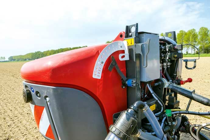 Kverneland iXtra LiFe fronttart&aacute;ly