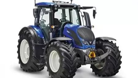 A VALTRA duplán aratott: Machine of the year és Golden traktor design díj 