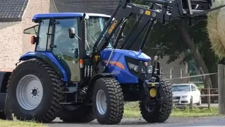 ISEKI traktor-made in Japan