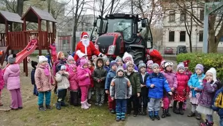 A Mikulás idén lecserélte a szánját Valtrára