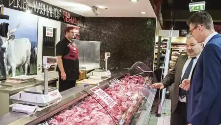 Feketéből fehérbe – Öt százalékra csökkent a sertéshús áfája 