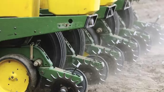 Ki Mint Vet? Vetőnap  –  A legújabb eredmények a vetőgépgyártók és -forgalmazók fórumán