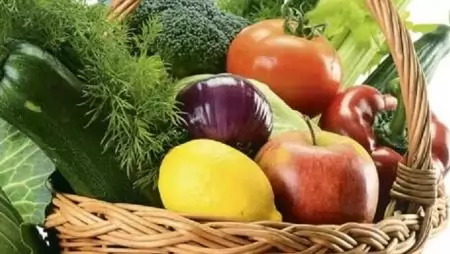 Feleslegből segítség – Zöldség és gyümölcs az Élelmiszerbanktól