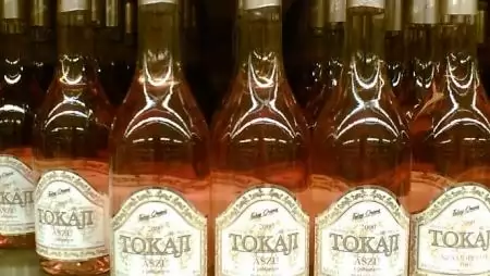 Magyarország évente 700 ezer hektoliter bort exportál