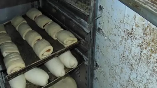 Lejárt alapanyagokkal dolgoztak a pékségben