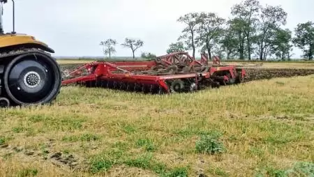 Horsch Tiger – az eke  leleményes kiváltására  és alapműtrágyázásra is