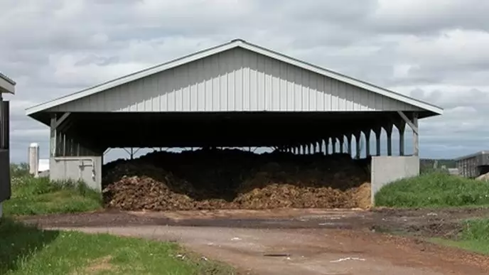 Épülhetnek trágyatárolók