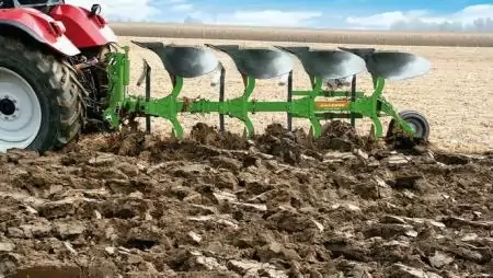 Cayros az új márkanév – Az Amazone viszi tovább és fejleszti a Vogel & Noot ekéit