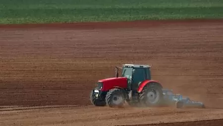 Fél Európa használt angol traktor vesz