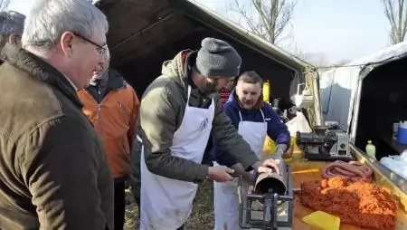 A magyar kolbászféleségek külföldön is keresettek