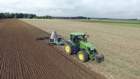 Lemken Diamant 11 félig függesztett ekék: tarlón vagy barázdában? Nem gond.
