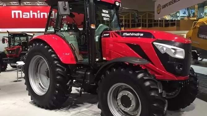 Az indiai óriás elérte Európát: jönnek a Mahindra traktorok
