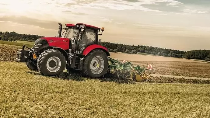 Itt a legkisebb fogyasztású négyhengeres traktor