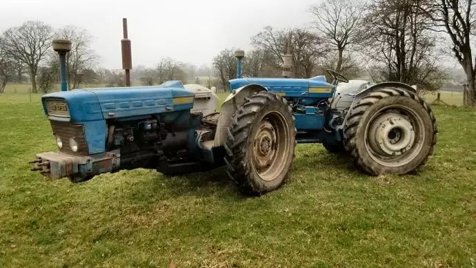 Tandem traktor: két tengely, két motor