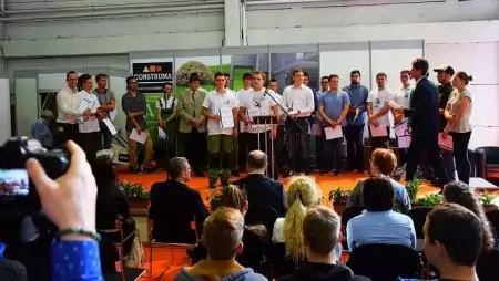 Fiatal kertépítők versengtek a Construmán
