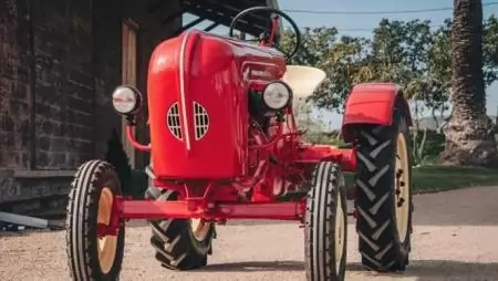 Porsche a szántóföldön