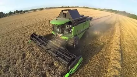 Arattak a piacon a Deutz-Fahr kombájnok