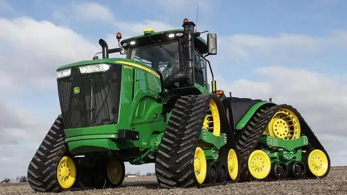 Ráncfelvarrás a John Deere családban