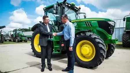 A 25. John Deere traktor – Márkahűség mesterfokon