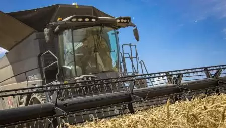 Az első fotók a Massey Ferguson IDEAL kombájnról!