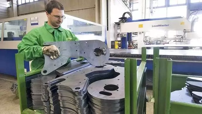 Pályázatból bővít a McHale