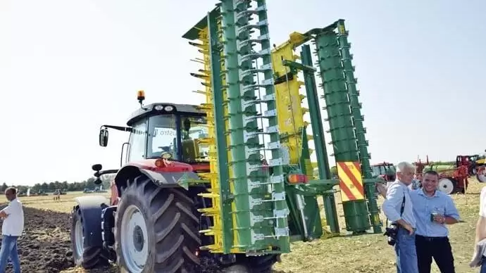 Kultivátor és forgóborona új méretben a Güttlertől