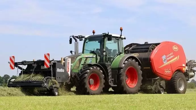 Előbb aprítani, aztán bálázni (+videó)