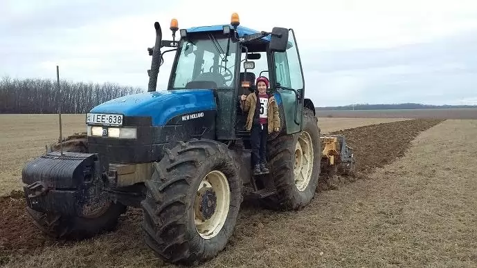 Miért vásárolnak manapság GPS-es sorvezetőt a gazdák? Megkérdeztük őket!