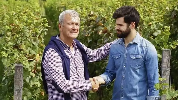 Céget alapít a család