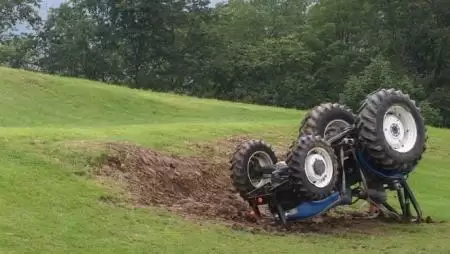 Miért borul fel a traktor?