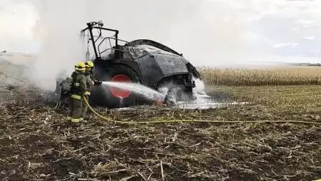 Szélviharban égett ki a kombájn
