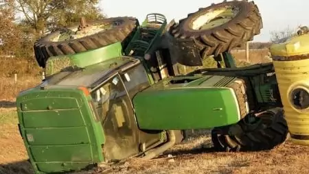 Lefektették a traktort