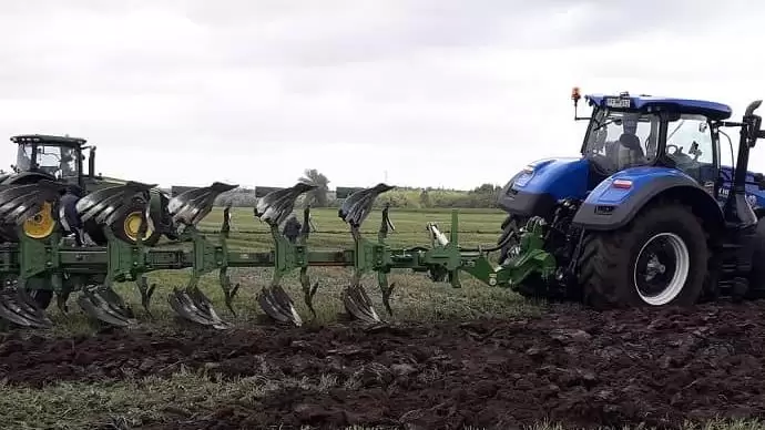 Sárfelhordás közutakra