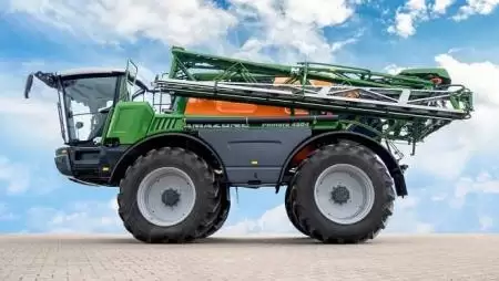 Új sorozat nagyobb teljesítménnyel és kényelmesebb kezeléssel: Amazone Pantera 4504 önjáró