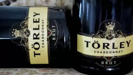 DÜBÖRÖGNEK A MAGYAR BUBORÉKOSOK: CHAMPION NAGYDÍJAS CHARDONNAY ÉS ARANYÉRMES IRSAI OLIVÉR 