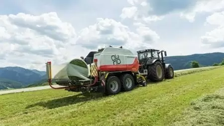 Rendfelszedő készült – akár 500 lóerős traktorokhoz