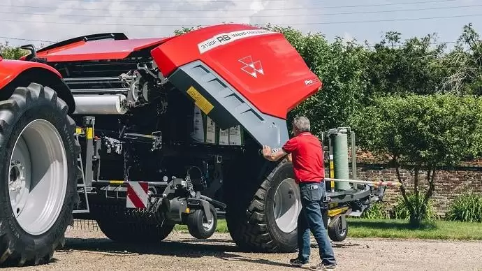 A Massey Ferguson továbbfejlesztett bálázó és bálacsomagoló kombinációi