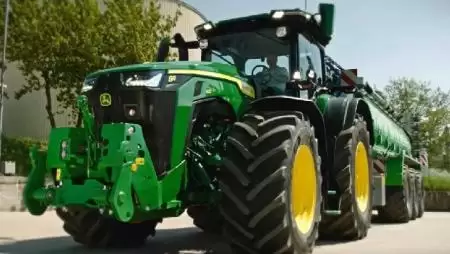 Ilyet még nem láttál: elektromos hajtás a John Deere-nél