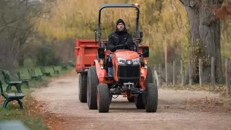 Elektromos kistraktort hoz a Kubota Európába