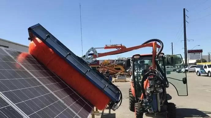 Egy Kubota traktor 15 ember munkájával ér fel