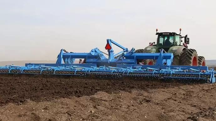 Jól fut a Lemken szekere