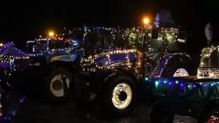 Elvitték a show-t a traktorok