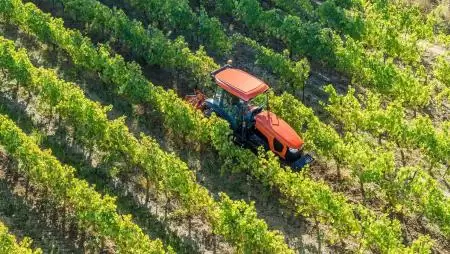 A Kubota bemutatja az új, még erősebb, még kényelmesebb, még biztonságosabb M5002 Narrow szériás traktorokat