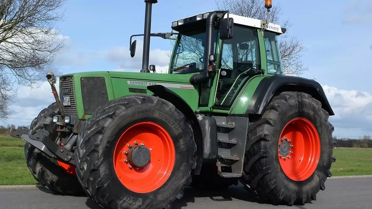 Harminc éve nincs jogsija, mégis traktorra ült