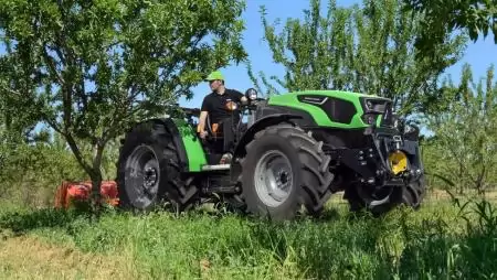 A legalacsonyabb fák alatt is lehet bújócskázni a Deutz-Fahr új traktoraival