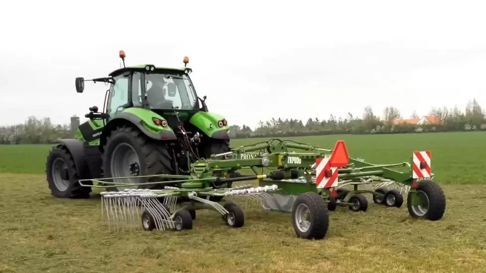 Zöld a zölddel: Deutz-Fahr traktorok és Pronar gépek a tökéletes szálastakarmányért