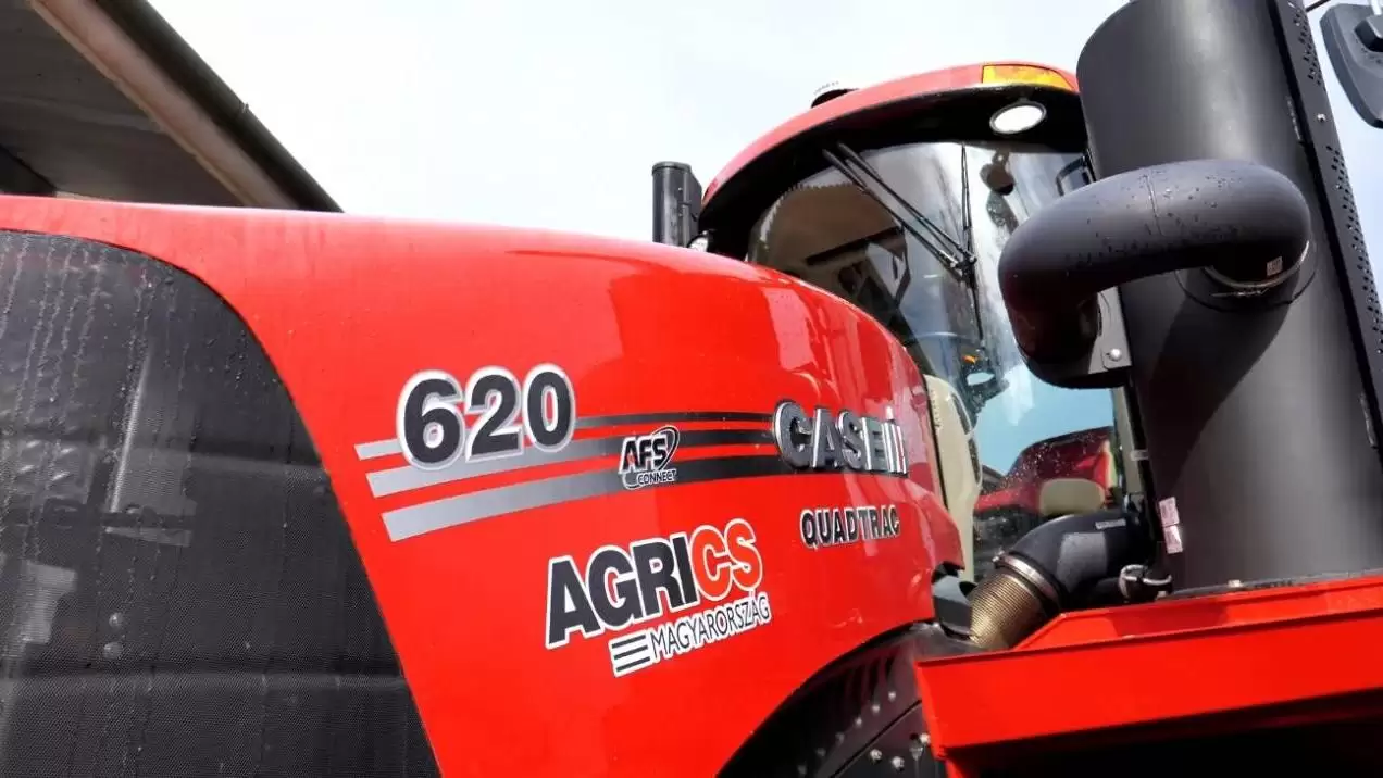 Megérkezett a Case IH Quadtrac óriásgép egy békési gazdához, nincs, aki ne irigyelné ezért